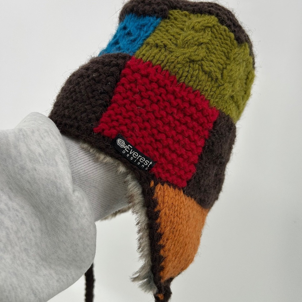 Everest Designs Trapper Hat One Size Color Block Design Knit Tassel Fur Trim